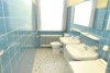 Freistehendes Einfamilienhaus mit mögl. barrierefreier Einliegerwohnung - Badezimmer 2